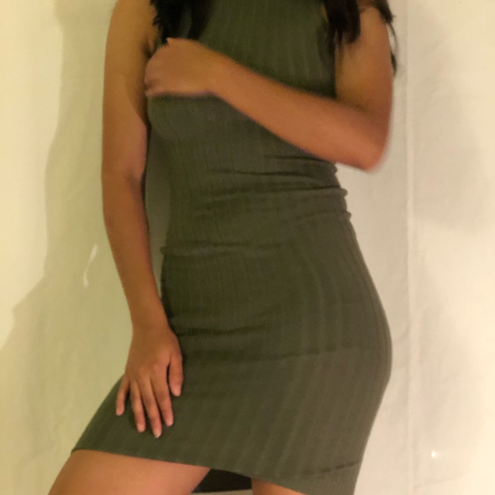 Turtle Neck Ribbed Maxi Dress - Picture 7 of 11